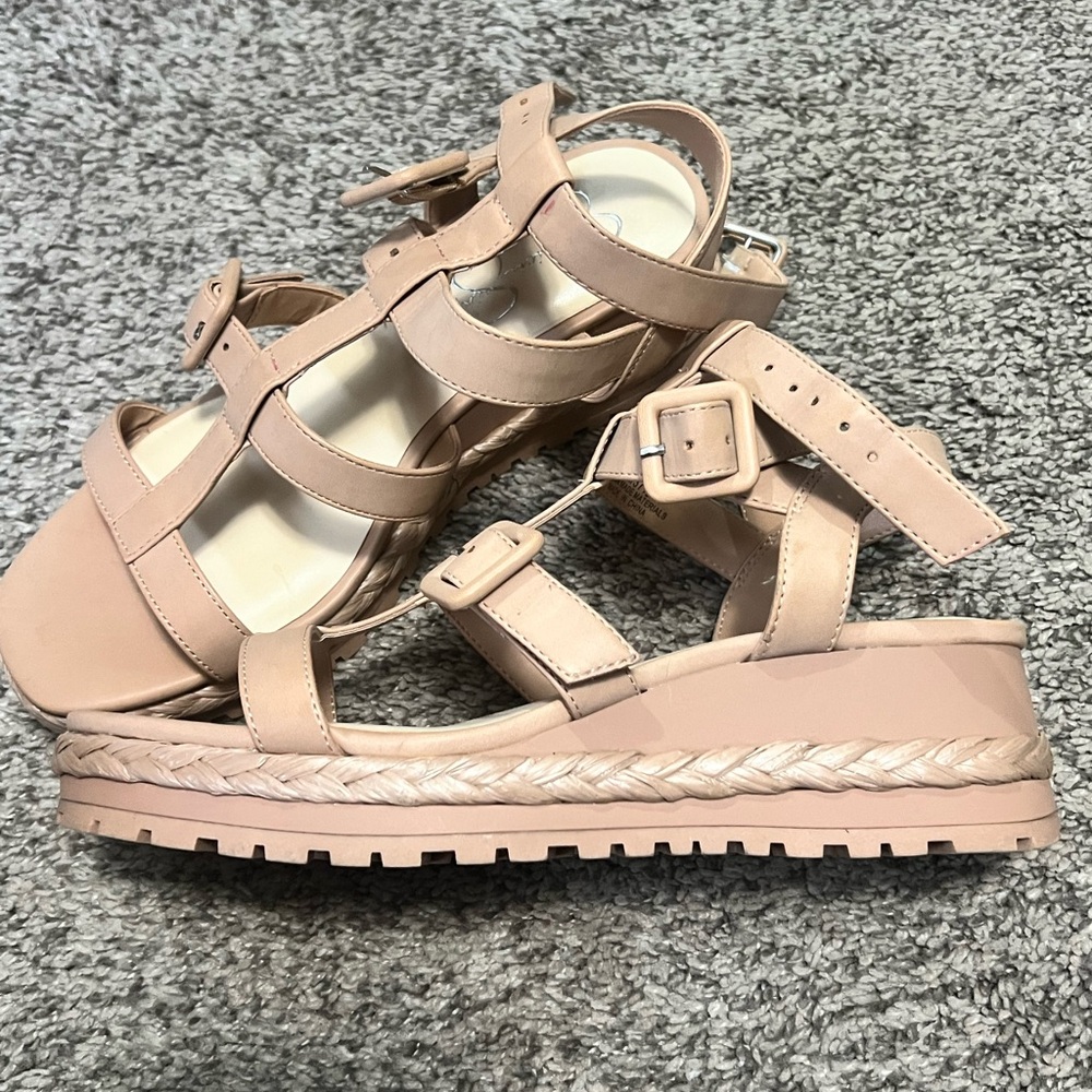 Jessica Simpson Women's Tan Sandals